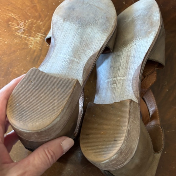 Free People Tan Leather Women's Shoe - Picture 2 of 3